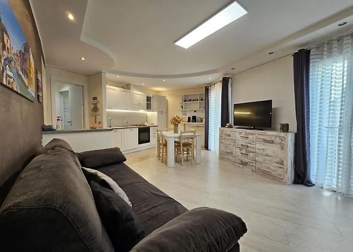 La Rosa Del * סטרסה